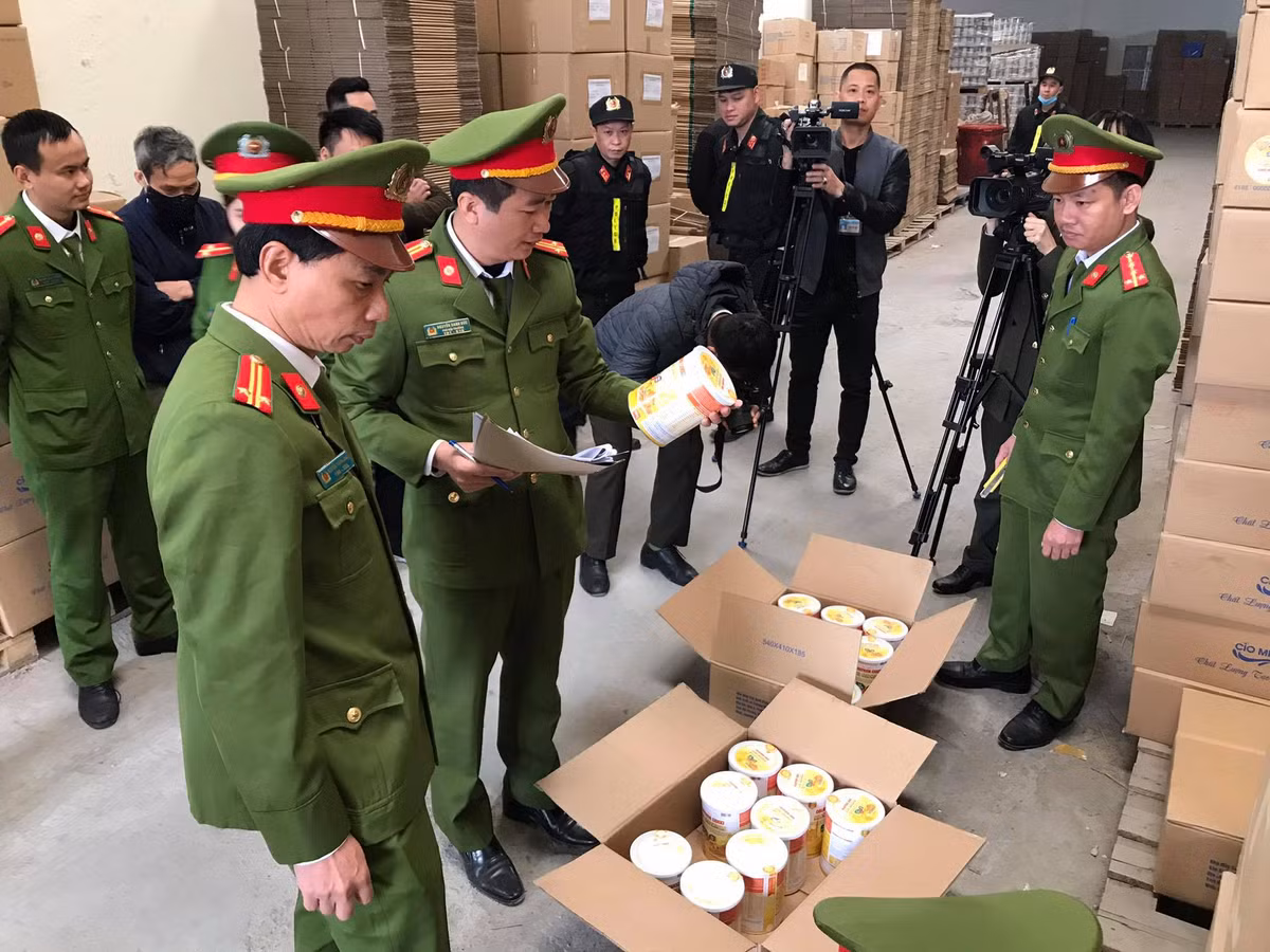 Nơi sản xuất của Công ty có địa chỉ tại số 1/12 Đường Nhị Châu, khu 3, phường Nhị Châu, TP Hải Dương; Công ty có địa chỉ tại số 3/22 Đường Thanh Bình, phường Thanh Bình, TP Hải Dương; Viện nghiên cứu và sản xuất dược phẩm CIO – Chi nhánh Công ty tại Km52, Quốc Lộ 5, Đường Hoàng Ngân, phường Cẩm Thượng, TP Hải Dương; Kho chứa thành phẩm tại số 606 Đường Trần Hưng Đạo, phường Ngọc Châu, TP Hải Dương. 