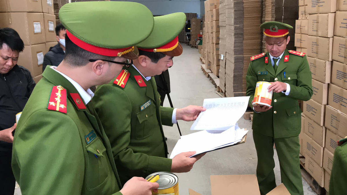 Thời gian qua, phản ánh từ người dân, người tiêu dùng cho biết, các mặt hàng do Công ty sản xuất cung cấp ra thị trường như thực phẩm dành cho chế độ ăn đặc biệt: ACC milk Linh Chi Sữa Ong Chúa Nhung Hươu, Hilac Baby, Sure Milk Hồng Sâm Canxi Colostrum Tảo Soắn…đều không đảm bảo tiêu chuẩn chất lượng như đã đăng ký. 