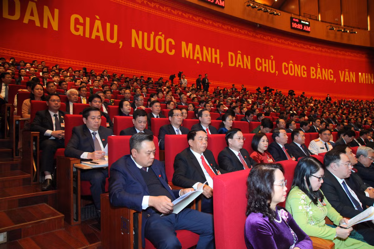 Đại biểu khách mời có các nguyên lãnh đạo Đảng, Nhà nước, các đại sứ, đại diện các nước và trưởng đại diện các tổ chức quốc tế trong đoàn ngoại giao. Ngoài ra còn có các Mẹ Việt Nam anh hùng, nhân sĩ, trí thức, văn nghệ sĩ… tiêu biểu.