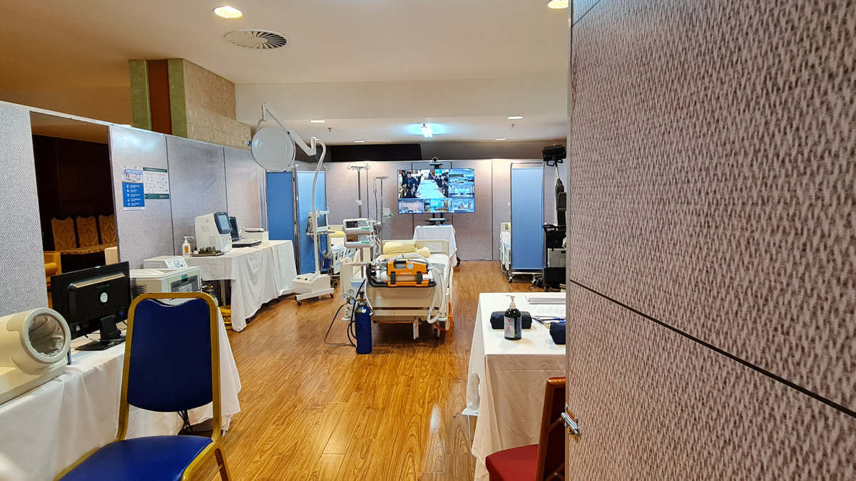 Theo yêu cầu của Ban Tổ chức Đại hội, Bộ Y tế đã tổ chức triển khai lấy mẫu xét nghiệm SARS-CoV-2 của các đại biểu, tổ phục vụ và các thành phần liên quan. Tính đến 20h ngày 24/1 (tức 10 giờ trước khi diễn ra các hoạt động đầu tiên của Đại hội đại biểu toàn quốc lần thứ XIII của Đảng), hơn 10.000 mẫu xét nghiệm COVID-19 lần 2 của các đại biểu tham dự Đại hội Đảng và tất cả cán bộ, nhân viên phục vụ Đại hội Đảng đều cho kết quả âm tính với SARS-COV-2.