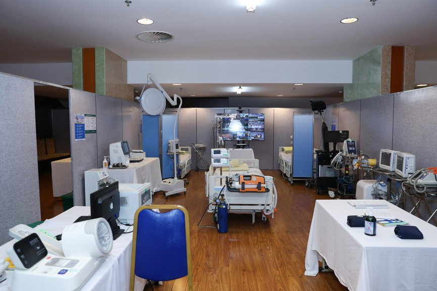 Khoảng 500 cán bộ y tế được huy động phục vụ Đại hội, trong đó có gần 300 cán bộ túc trực tại các địa điểm diễn ra Đại hội và các nơi lưu trú với mục đích phục vụ Đại hội một cách tốt nhất, an toàn nhất. Các bệnh viện lớn tại Hà Nội cũng sẵn sàng công tác thu dung, điều trị.