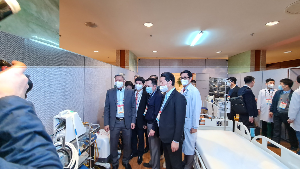 Theo chỉ đạo của Ban Tổ chức Đại hội, từ nhiều tháng nay, Bộ Y tế đã triển khai kế hoạch đảm bảo công tác y tế phục vụ Đại hội. Với Đại hội Đại biểu toàn quốc của Đảng lần thứ XIII, công tác y tế được đặt ở mức độ cao nhất so với các kỳ đại hội trước đây. Các phương án y tế được chuẩn bị công phu, kỹ lưỡng. 