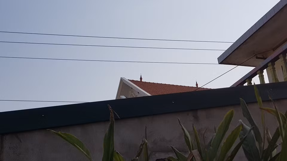 Duong dien 35kv sat nhieu nha dan: Dung “mat bo moi lo lam chuong“?-Hinh-4