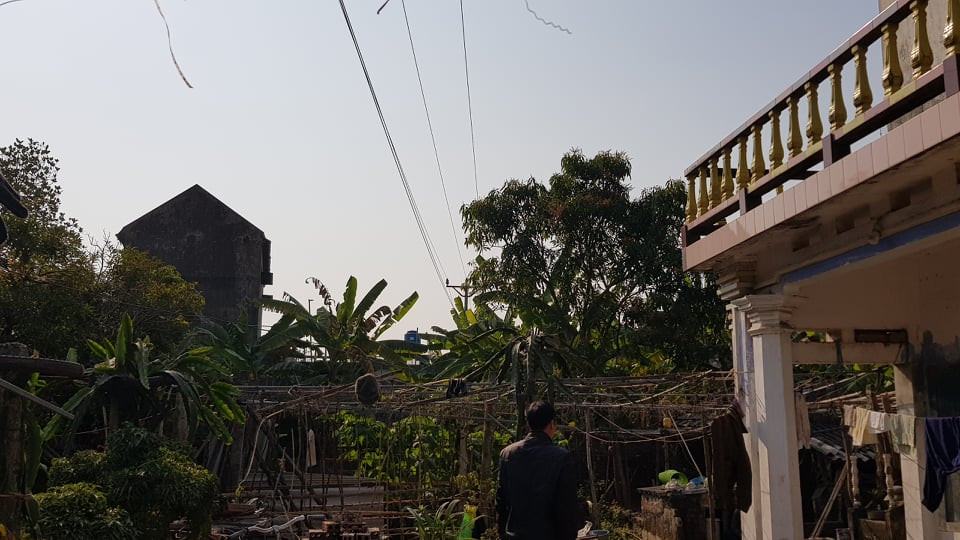 Duong dien 35kv sat nhieu nha dan: Dung “mat bo moi lo lam chuong“?-Hinh-9