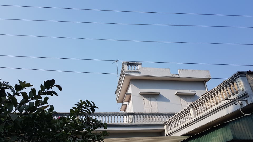 Duong dien 35kv sat nhieu nha dan: Dung “mat bo moi lo lam chuong“?-Hinh-2