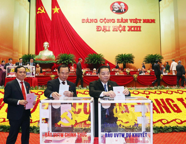 Thực hiện có hiệu quả quan điểm xử lý hài hòa, hợp lý giữa tiêu chuẩn và cơ cấu; giữa tính phổ biến và tính đặc thù; giữa chuyên môn đào tạo và sở trường, năng lực thực tiễn; giữa kinh nghiệm công tác và chiều hướng phát triển.