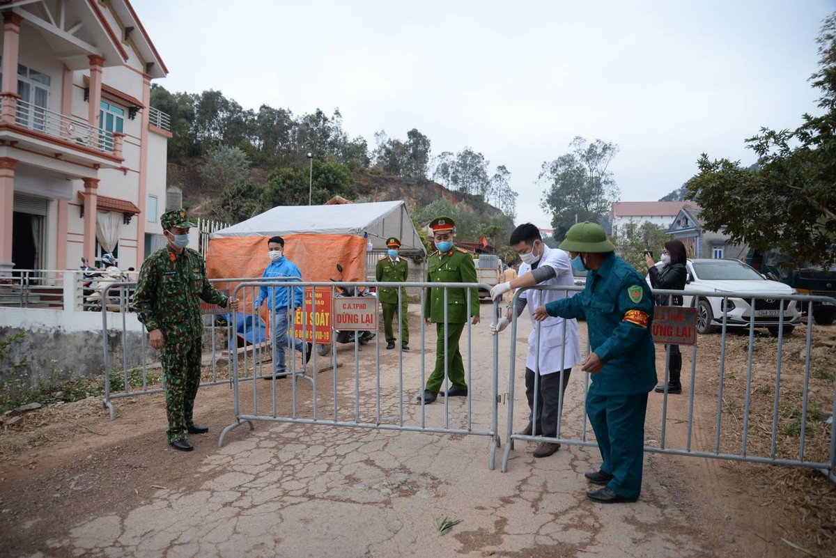 Trước đó, lực lượng chức năng đã lập chốt kiểm dịch tại xã Hưng Đạo ngay sau khi phát hiện ca nhiễm 1552.