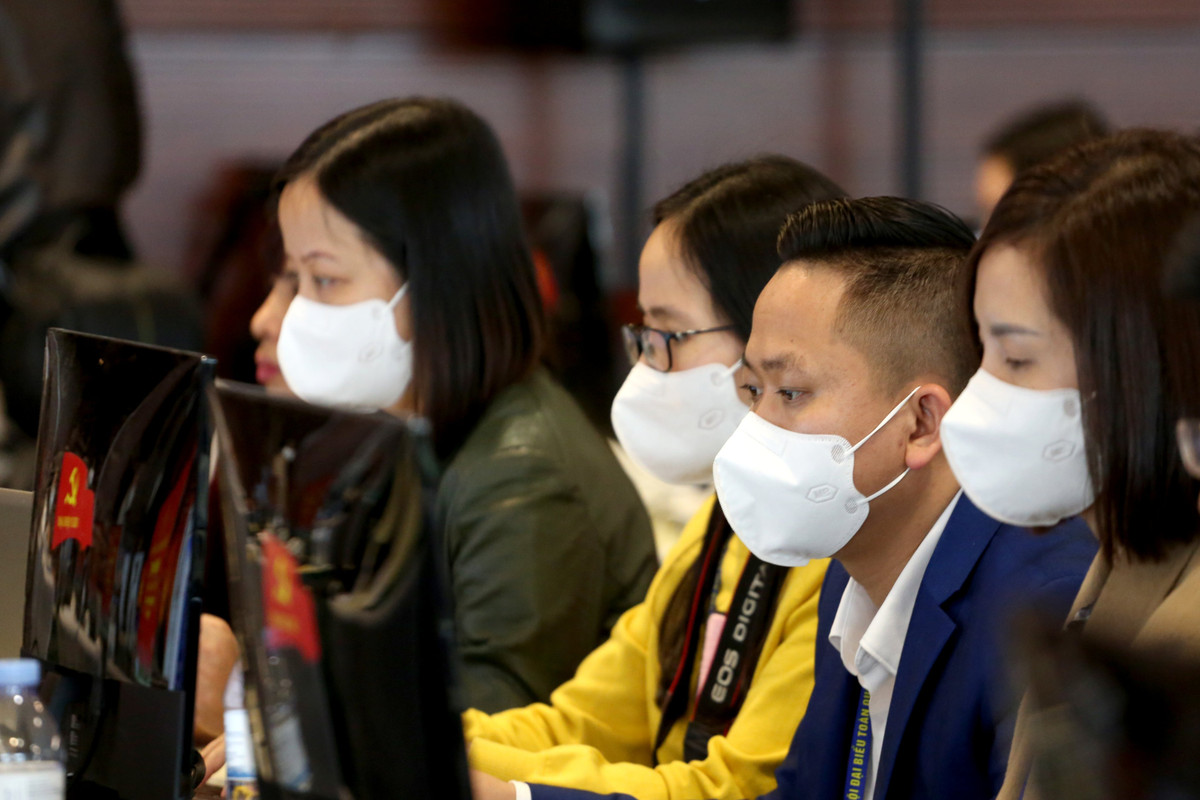 Cũng khi trong Trung tâm báo chí.