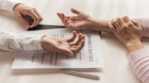 Doc di chuc cua chong khi anh benh nang, toi quyet dinh ly hon