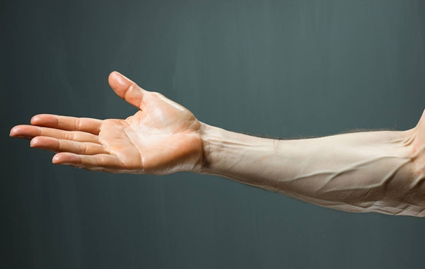 Khi cuc mau dong xuat hien, co the gui ngay tin hieu nay