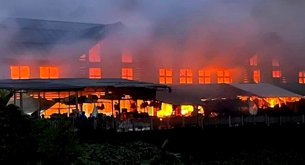 Thua Thien Hue: Chay lon tai cho Khe Tre luc rang sang