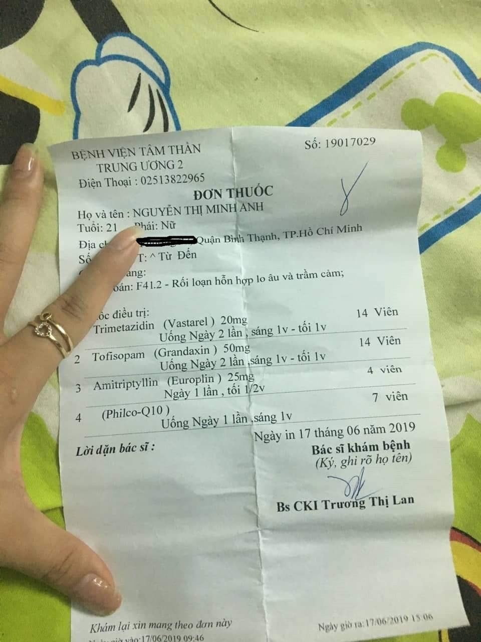 Cô gái tố bị hỏng mũi, trầm cảm sau khi nâng mũi tại thẩm mỹ viện Klain Beauty Center - Hình 2 Co gai to bi hong mui, tram cam sau khi nang mui tai tham my vien Klain Beauty Center-Hinh-2