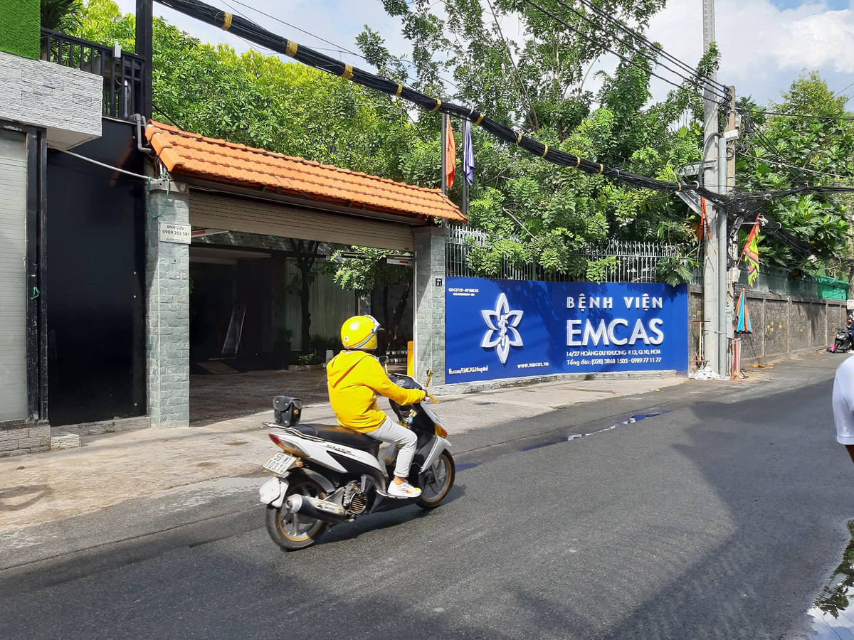 Bệnh viện Thẩm mỹ EMCAS vẫn hoạt động sau vụ khách hàng tử vong khi nâng ngực - Hình 3 Benh vien Tham my EMCAS van hoat dong sau vu khach hang tu vong khi nang nguc-Hinh-3