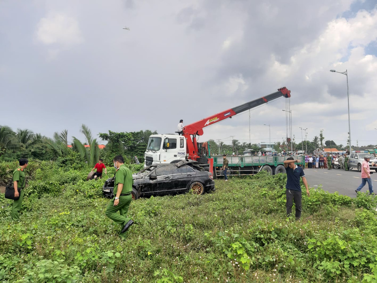 Trước đó, trên mạng xã có đăng tải thông tin về việc 3 người trong gia đình (2 nam, 1 nữ) ở TP. Mỹ Tho bị mất tích cùng chiếc xe Mercedes biển kiểm soát 63A 11169.