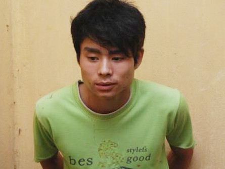 Cùng thời điểm này, Lê Văn Luyện (18 tuổi, người sống cách tiệm Ngọc Bích 4 km) được anh họ đưa đến trạm xá băng bó vết thương ở tay. Ngày 26/8, Thứ trưởng Bộ Công an Phạm Quý Ngọ cùng lãnh đạo Tổng cục Cảnh sát phòng chống tội phạm đến kiểm tra hiện trường. Ban chuyên án với sự vào cuộc của hàng trăm điều tra viên Bộ Công an và Công an Bắc Giang được thành lập.