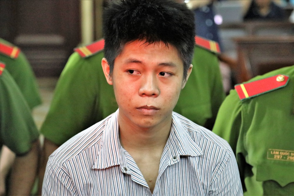 Nói lời sau cùng trước tòa, bị cáo Nguyễn Hữu Tình đã gửi lời xin lỗi gia đình nạn nhân, "xin lỗi ba mẹ vì chưa trả hiếu cho ba mẹ ngày nào đã phạm tội và trả giá bằng mạng sống của mình", bị cáo cũng xin tòa cho bị cáo được hiến tạng cho y học sau khi qua đời.