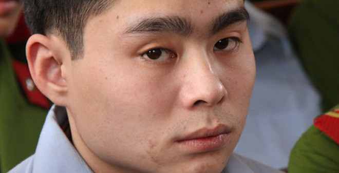 Ngày 29/8, nhà của Luyện bị khám xét, cảnh sát tìm thấy một túi nilon đựng hàng trăm nhẫn, dây chuyền vàng (chừng 50 cây) chôn ở sau vườn. Ông Lê Văn Miên thừa nhận đã cất giấu hộ con trai túi vàng. Ngày 30/8, Luyện bị khởi tố, truy nã đặc biệt. Cha mẹ Luyện cùng hai người khác bị điều tra về hành vi che giấu tội phạm và không tố giác tội phạm.