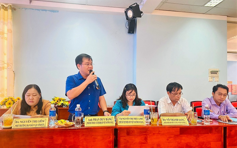 Từ tháng 3/2016 - 4/2017, anh là Uỷ viên Ban thường vụ tỉnh Đoàn; Trưởng ban thanh niên nông thôn công nhân và đô thị tỉnh Đoàn. 