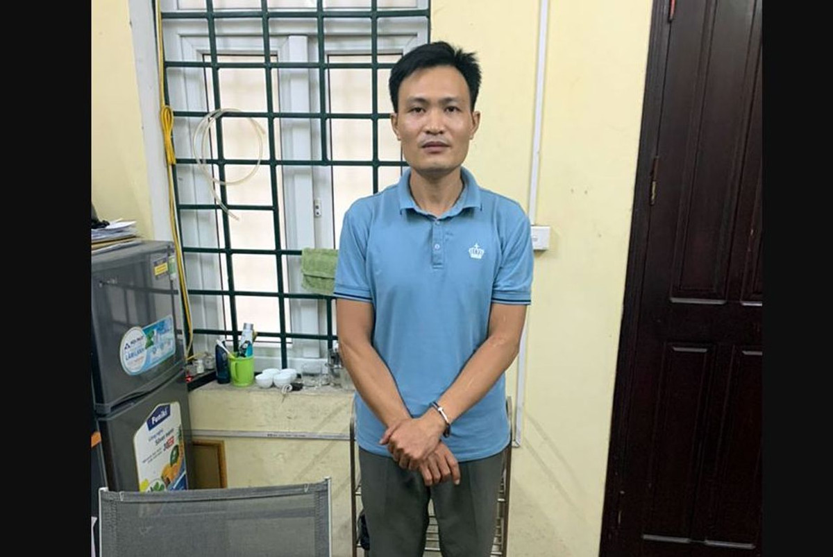 Đến tháng 6/2022, do công việc không ổn định nên Minh bỏ việc về quê, nhưng vẫn thường xuyên liên lạc với chị P. và thi thoảng vẫn ra Bắc Ninh gặp người tình. Gần đây, Minh thấy chị P. có biểu hiện khác lạ nên đã để ý, phát hiện chị P. thường xuyên nhắn tin cho anh Trần Văn H. Minh ghen tuông, đã nhiều lần yêu cầu chị P. chấm dứt quan hệ nhưng chị P. vẫn dùng dằng “bắt cá hai tay” khiến Minh rất bực tức.