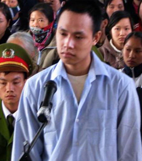 8 tháng sau ngày định mệnh đó, TAND tỉnh Bắc Giang đã đưa bị cáo Lê Khánh Duy (25 tuổi, trú tại xã Tự Lạn, Việt Yên, Bắc Giang) ra xét xử sở thẩm về 2 tội danh "Hiếp dâm" và "Giết người". Phiên tòa khi đó thu hút rất đông người dân tới theo dõi. Xác định hành vi của Lê Khánh Duy là đặc biệt nguy hiểm, tước đi mạng sống của người khác nên HĐXX đã tuyên phạt tù chung thân đối với bị cáo. Tới ngày 29/3/2012, TAND Tối cao y án sơ thẩm đối với bị cáo. 