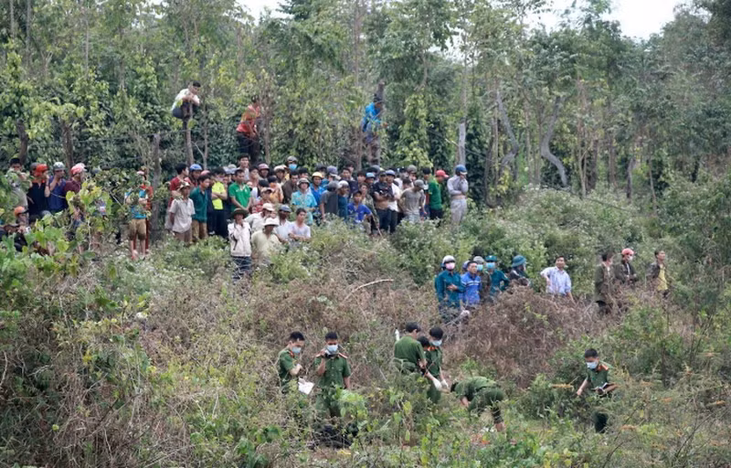 Trước những dấu hiệu hình sự, Công an huyện Yên Sơn phối hợp với Phòng CSHS - Công an tỉnh Tuyên Quang và cơ quan chức năng khẩn trương khám nghiệm tử thi, khám nghiệm hiện trường, điều tra làm rõ. Kết quả khám nghiệm xác định nạn nhân Âu Thị Ninh tử vong do đa chấn thương do vật tày gây ra. Đặc biệt, căn cứ dấu vết hiện trường, cơ quan điều tra nhận định nạn nhân có dấu hiệu bị hãm hiếp. (Ảnh minh hoạ, nguồn ảnh: Internet) 