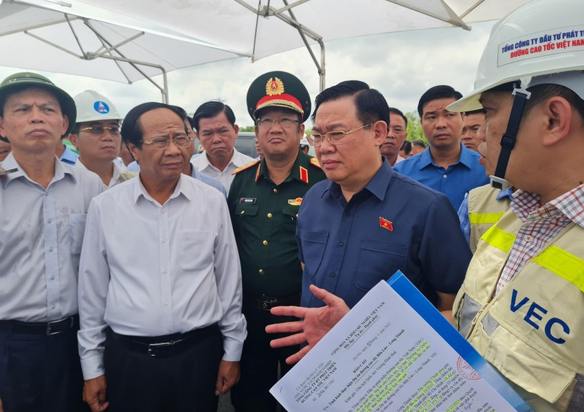 Chu tich Quoc hoi kiem tra du an cao toc Ben Luc - Long Thanh