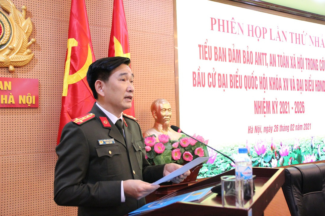 Đại tá Trần Đình Nghĩa từng là Trưởng Công an phường Yên Phụ (quận Tây Hồ), sau đó là Phó trưởng Phòng Tham mưu, Trưởng công an huyện Mê Linh. Ông giữ chức Trưởng Phòng Tham mưu Công an Hà Nội từ cuối năm 2020. 