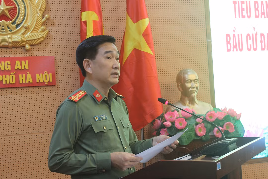 Cụ thể, đại tá Trần Đình Nghĩa - Trưởng phòng Tham mưu được điều động giữ chức vụ Trưởng phòng Cảnh sát giao thông. 