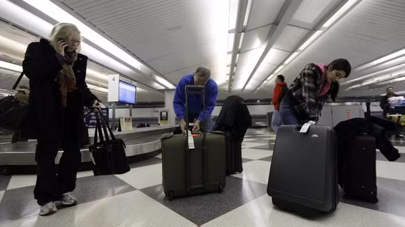 Khi bị mất hành lý, du khách có quyền yêu cầu hãng hoàn lại kinh phí đã trả cho cho hành lý ký gửi.