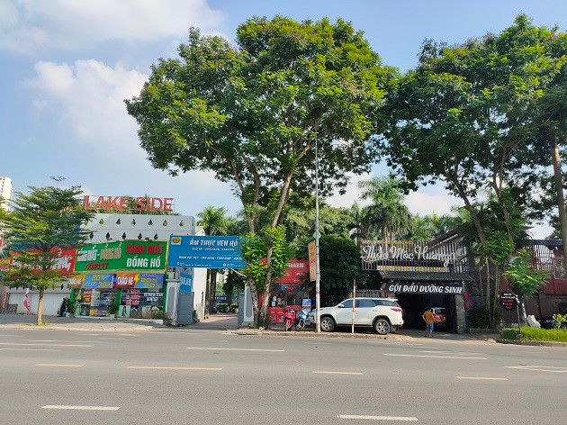 Công viên Bắc Linh Đàm đang bị “xẻ thịt” bởi các cơ sở kinh doanh… 