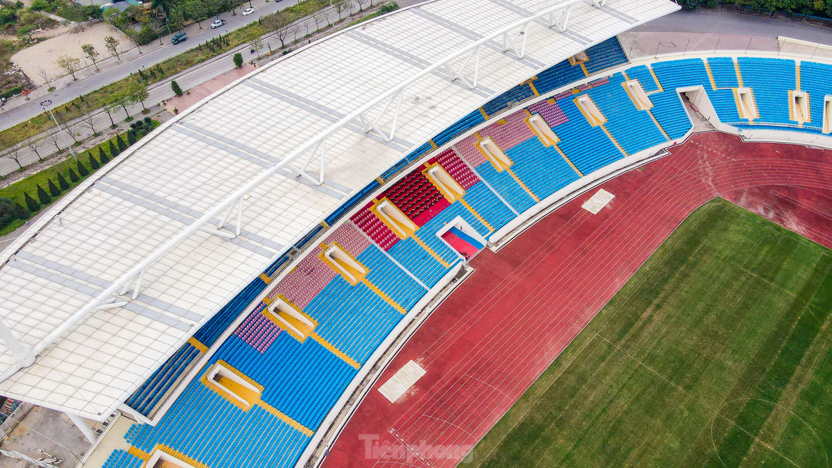 Sân Mỹ Đình "lột xác" sau khi bị chê như bãi cỏ chăn bò - Hình 3 San My Dinh