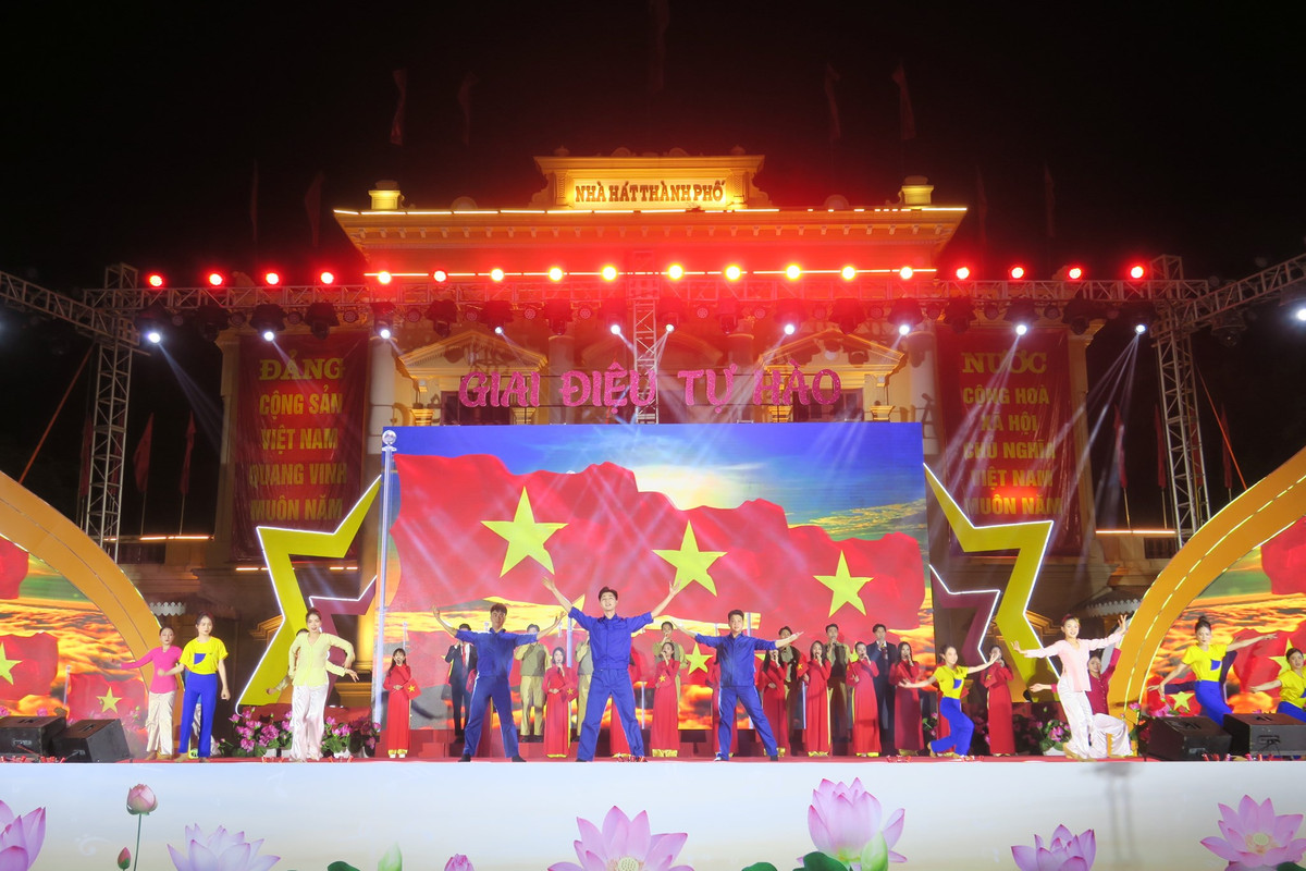 “Giai điệu tự hào” chào mừng Cách mạng tháng Tám và Quốc khánh 2/9 - Hình 2 “Giai dieu tu hao” chao mung Cach mang thang Tam va Quoc khanh 2/9-Hinh-2