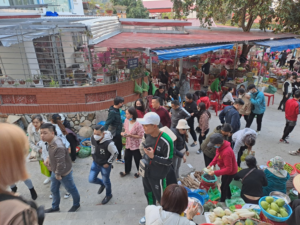 Ngày nay, đền còn giữ nguyên đôi câu đối của nhà sư Phạm Ngọc đã kêu gọi nhân dân địa phương hưởng ứng khởi nghĩa, góp phần vào chiến thắng giặc Minh giữ gìn sự bình yên cho dân tộc.