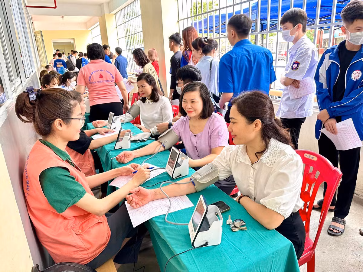 Phong trào hiến máu nhân đạo tại trường Đại học Hàng hải Việt Nam ngày càng lớn mạnh và có sức lan tỏa rộng khắp, đối tượng tham gia hiến máu cũng được mở rộng. Với mục tiêu ban đầu về nguồn lực hiến máu là các cán bộ, giảng viên, sinh viên trong trường thì nay nhiều người dân từ các ngành nghề khác cũng tích cực tham gia hiến máu, có những người hiến máu đến 20 lần. 