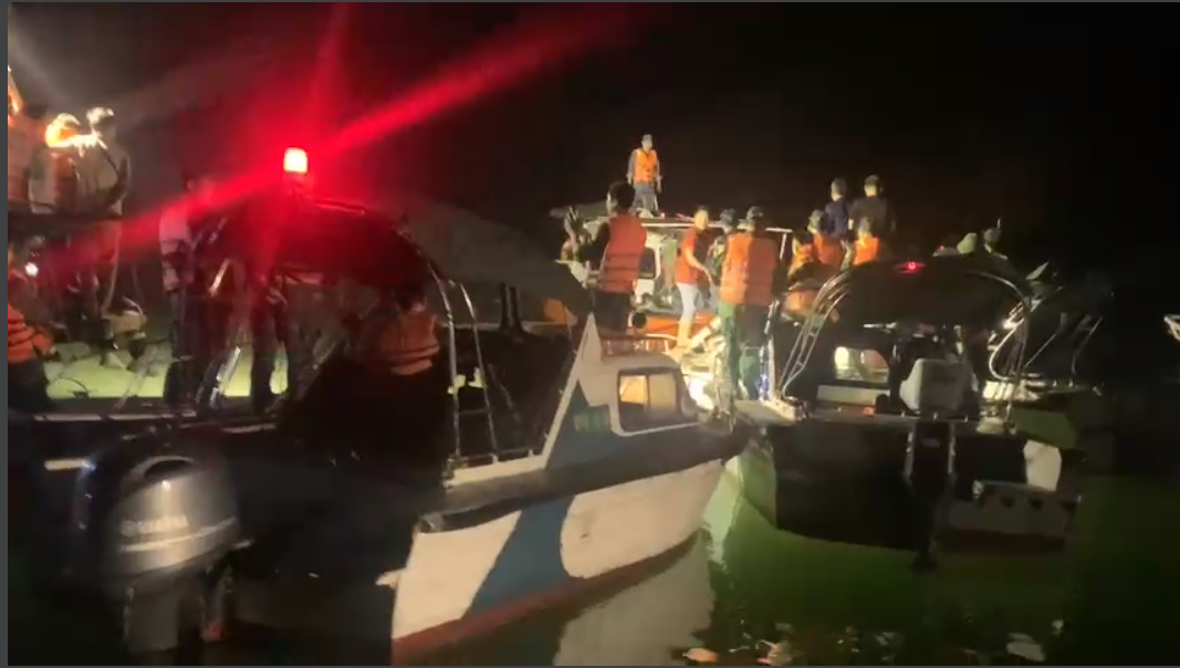 Truc thang Bell 505 roi: Tim thay thi the nan nhan thu 4-Hinh-3