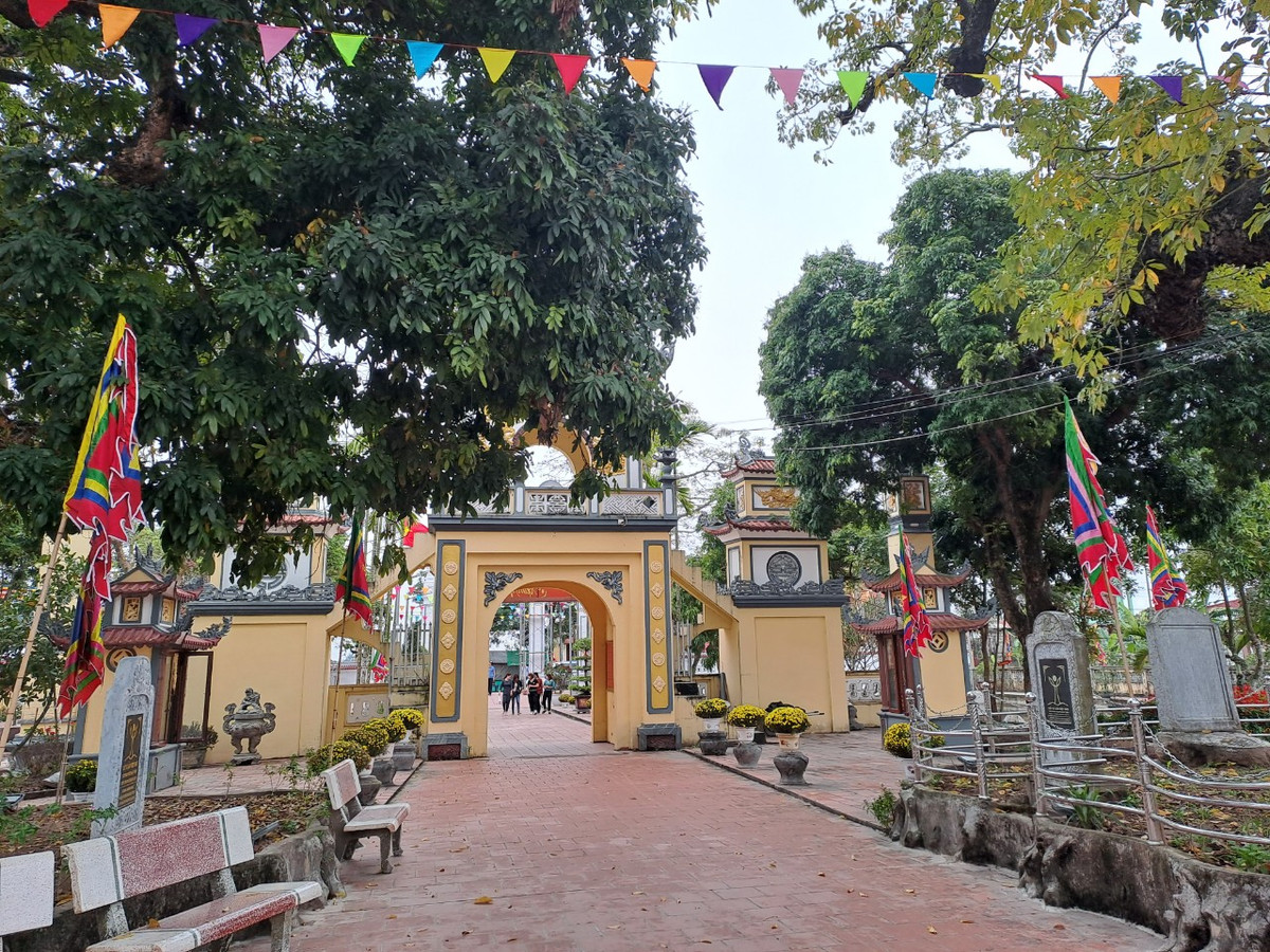 Kể từ đó những địa danh như chợ Mõ, làng Mõ, chùa Mõ, đền Mõ ra đời và truyền đến ngày nay. Công chúa Quỳnh Trân được mọi người trong vùng gọi với tên trìu mến là “Bà chúa Mõ”.