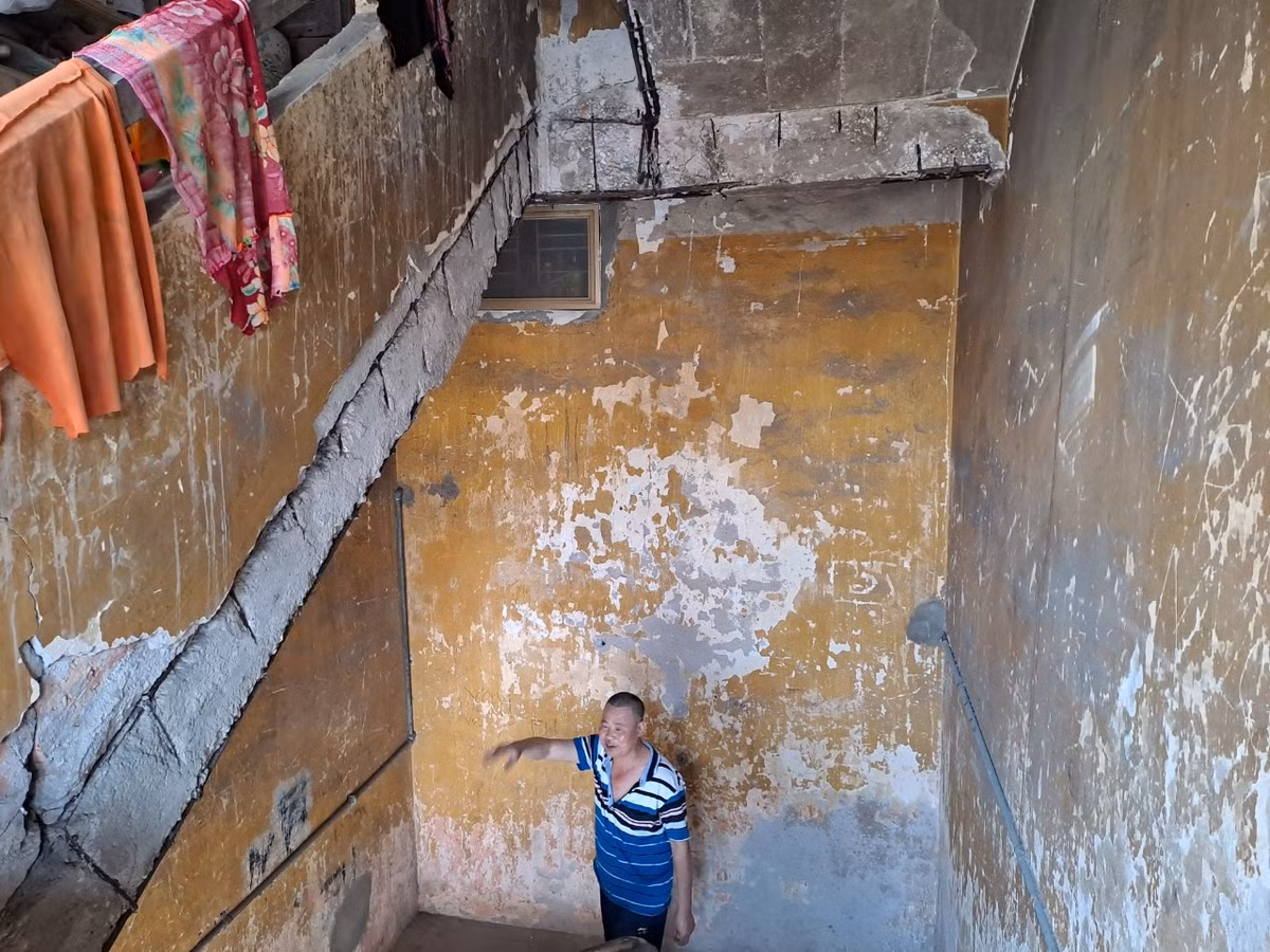 Hai Phong: Mat an mat ngu song trong khu tap the xuong cap nghiem trong-Hinh-14