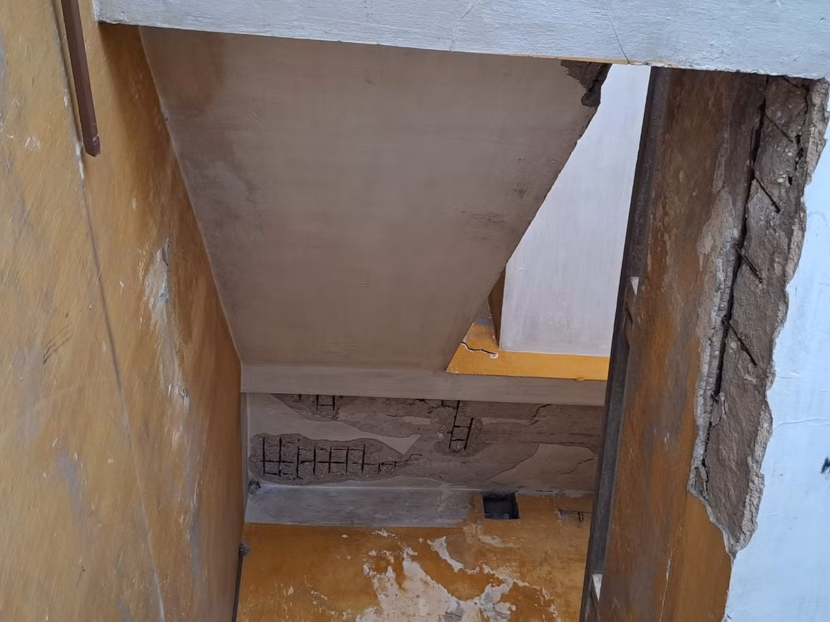 Hai Phong: Mat an mat ngu song trong khu tap the xuong cap nghiem trong-Hinh-13