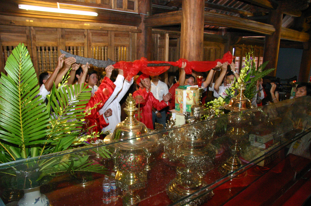 Nhân dịp tưởng niệm 469 năm ngày Mạc Thái tổ băng hà, Long đao được rước ra bảo quản, trưng bày và lưu thờ tại Khu tưởng niệm các Vua nhà Mạc, xã Ngũ Đoan, huyện Kiến Thuỵ, Hải Phòng. Ngày 15/1/2020, Thủ tướng Chính phủ đã kí quyết định công nhận Long đao trong danh sách các Bảo vật quốc gia cần được bảo tồn, bảo vệ đặc biệt. 