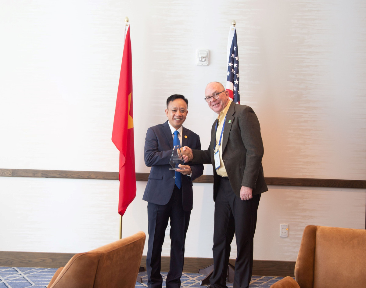 SV trường ĐH Hàng Hải Việt Nam giành HCB tin học văn phòng thế giới - Hình 5 SV truong DH Hang Hai Viet Nam gianh HCB tin hoc van phong the gioi-Hinh-5