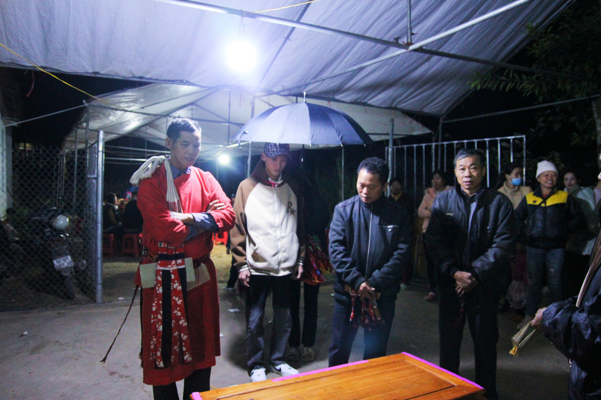 Đặc biệt, lễ cấp sắc chứa đựng những giá trị nhân văn sâu sắc thông qua các điều giáo huấn ghi trong sắc cấp cho người thụ lễ. Trong đó có điều tuyệt đối kỵ làm việc ác, điều xấu.