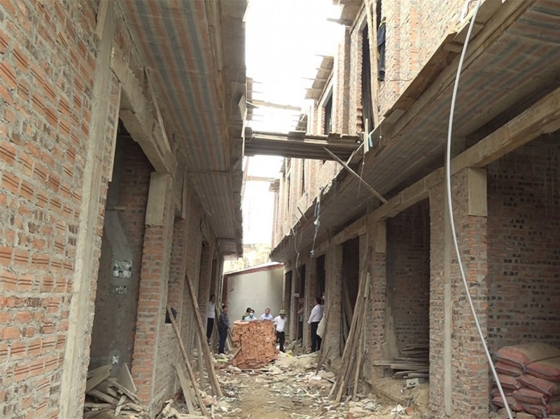 Xử lý nghiêm vụ vợ chủ tịch phường xây 9 căn nhà không phép Xu ly nghiem vu vo chu tich phuong xay 9 can nha khong phep