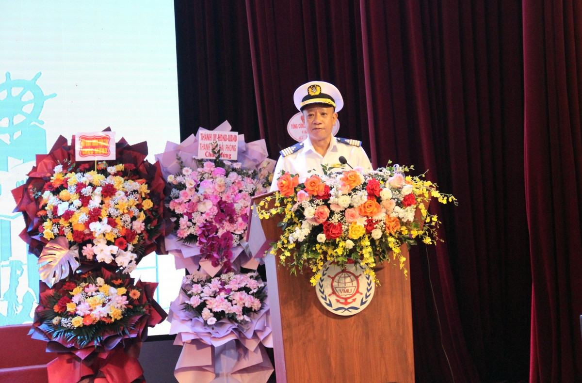 Trường ĐH Hàng hải Việt Nam vinh dự nhận Cờ thi đua của Chính phủ - Hình 3 Truong DH Hang hai Viet Nam vinh du nhan Co thi dua cua Chinh phu-Hinh-3