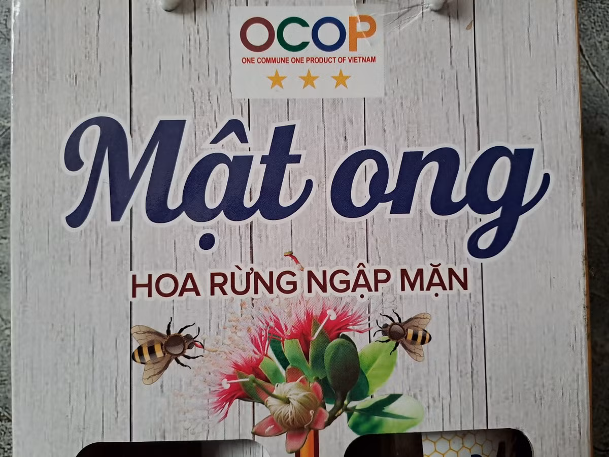 Với thương hiệu mật ong sạch, an toàn cho sức khỏe người tiêu dùng, mật ong của HTX Tùng Hằng được coi là đặc sản của vùng rừng ngập mặn ven biển. Sản phẩm được UBND TP Hải Phòng xếp hạng 3 sao OCOP.