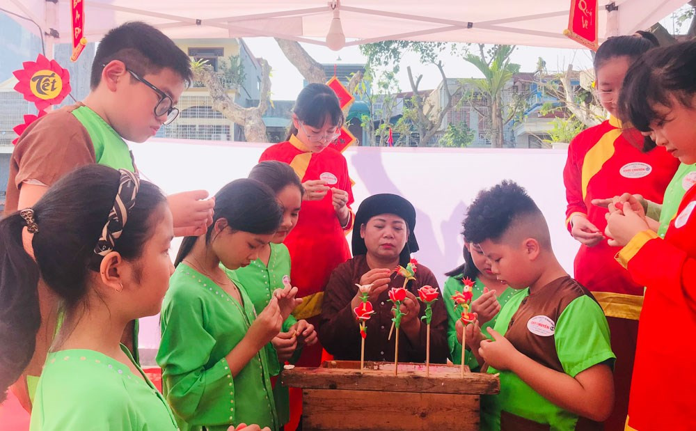 Việc tổ chức lễ hội Nữ tướng Lê Chân thể hiện trách nhiệm và lòng thành kính của các thế hệ hôm nay, góp phần tôn vinh công đức của Nữ tướng Lê Chân. Đây là một nét đẹp văn hóa đáng trân trọng, góp phần ôn lại truyền thống, giáo dục con cháu về lòng yêu nước, về đạo lý uống nước nhớ nguồn, lòng tự tôn, tự hào dân tộc và trách nhiệm của mỗi người dân đối với quận Lê Chân, thành phố Hải Phòng và đất nước Việt Nam.