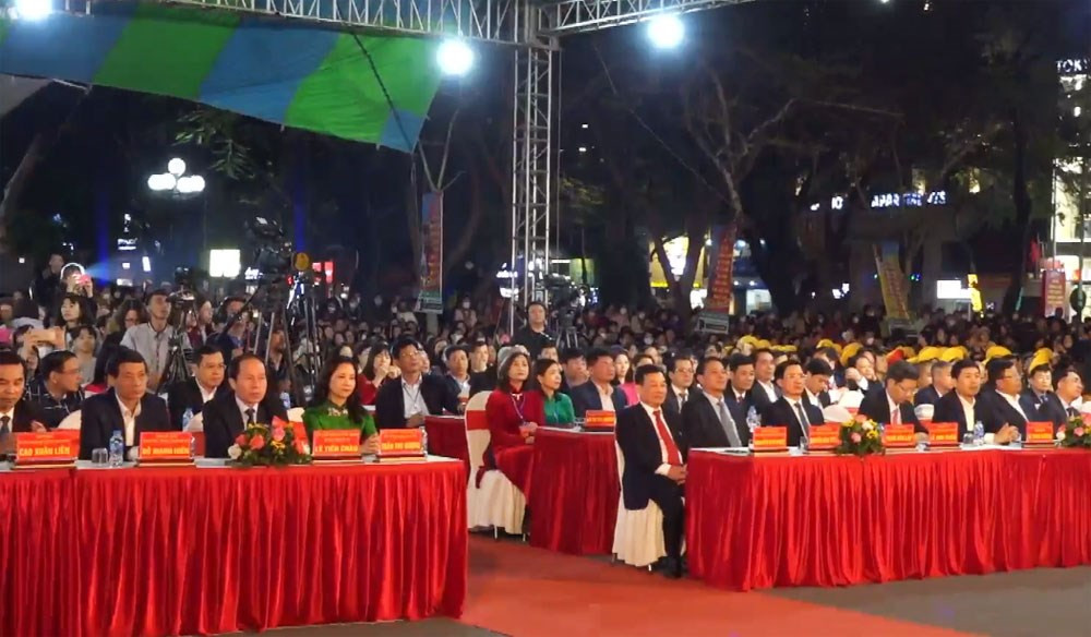 Ôn lại lịch sử hào hùng, truyền thống đấu tranh kiên cường, bất khuất và công lao đóng góp của Nữ tướng Lê Chân đối với quận Lê Chân nói riêng, thành phố Hải Phòng nói chung, lãnh đạo quận Lê Chân nhấn mạnh: Quận Lê Chân là một trong 3 quận trung tâm của thành phố, dân số trên 224.000 người, hơn 12.000 Đảng viên.