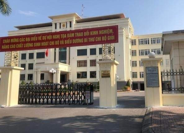 Hai Phong: Truong phong Noi vu hoc dai hoc khi chua tot nghiep THPT