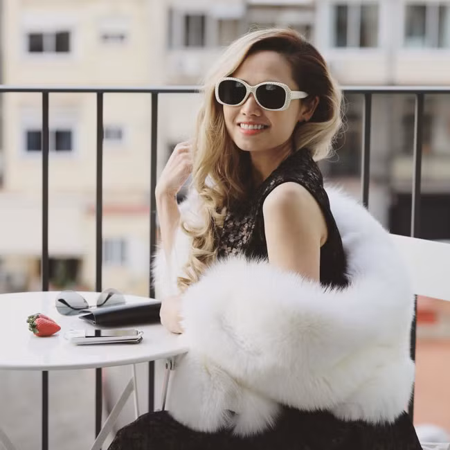 Nụ cười rạng rỡ và thần thái của Ngọc Trang khiến các cô gái trẻ phải ghen tị.