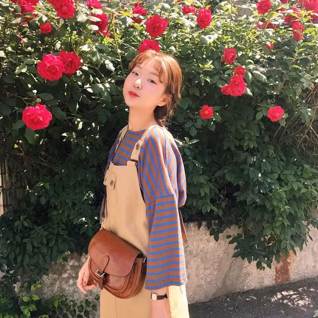 Ngoài việc 'tận dụng' sự khác biệt ở gương mặt thì Il Hwa còn đầu tư về thời trang. Cô nàng thường xuyên thay đổi phong cách: khi năng động, khi cá tính, khi lại nữ tính.