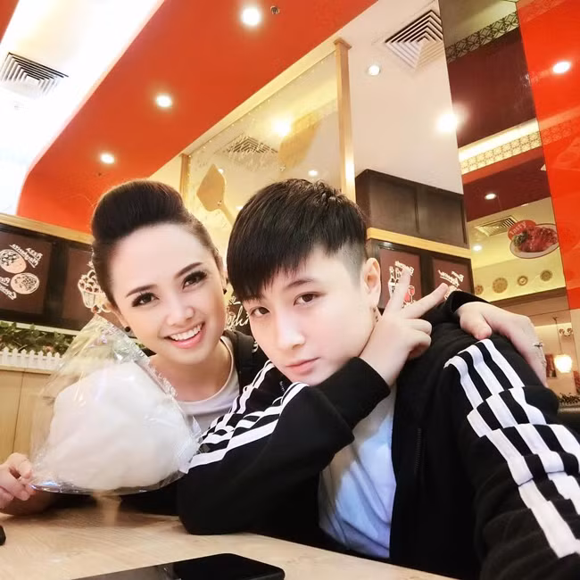 Nữ MC từng chia sẻ, mỗi ngày của cô kể từ khi có Lin Jay đều đầy ắp niềm vui và kỷ niệm.